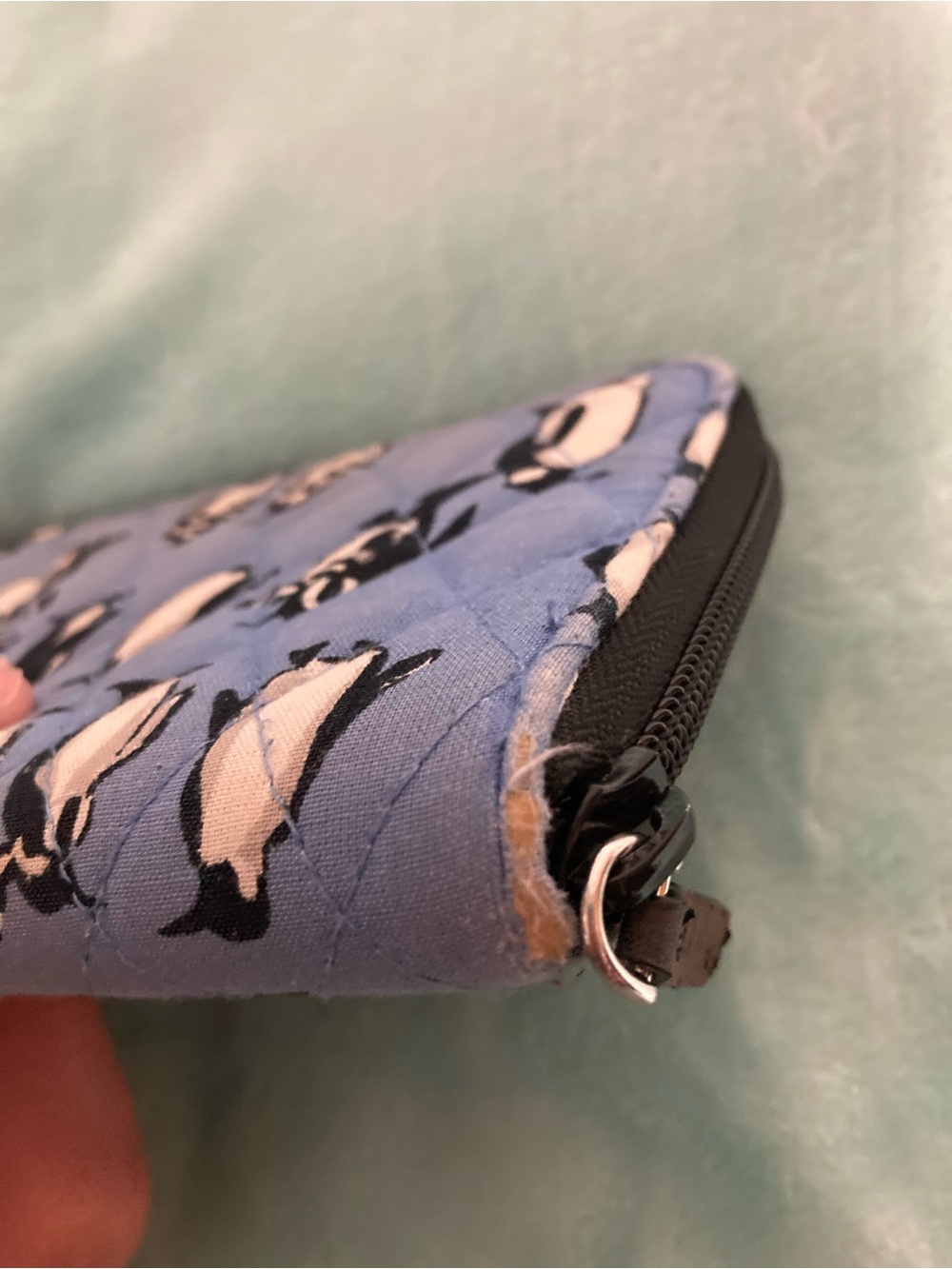 Vera Bradley Penguins Blue Quilted Wristlet REHAB Zipper Wallet (FAIR CONDITION) - Picture 5 of 8